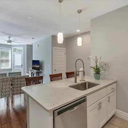 Stunning Townhome 922 In The Grove Tower Grove Exterior photo