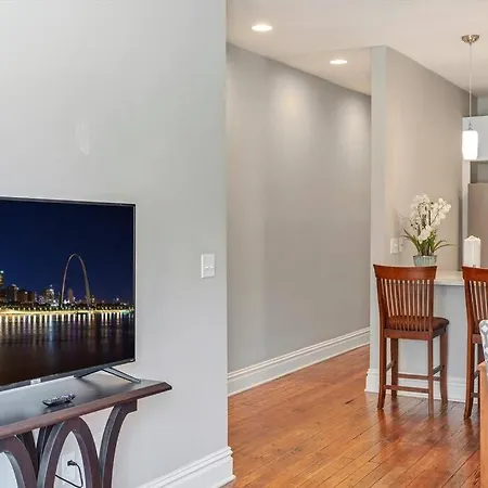 Stunning Townhome 922 In The Grove Tower Grove Exterior photo