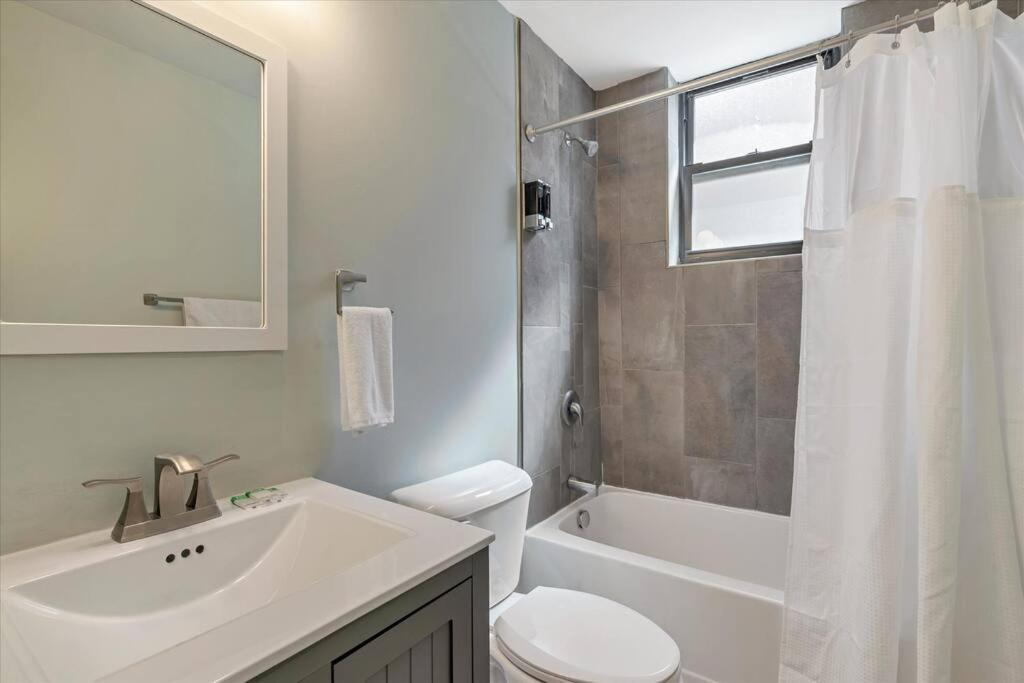 Stunning Townhome 922 In The Grove Tower Grove