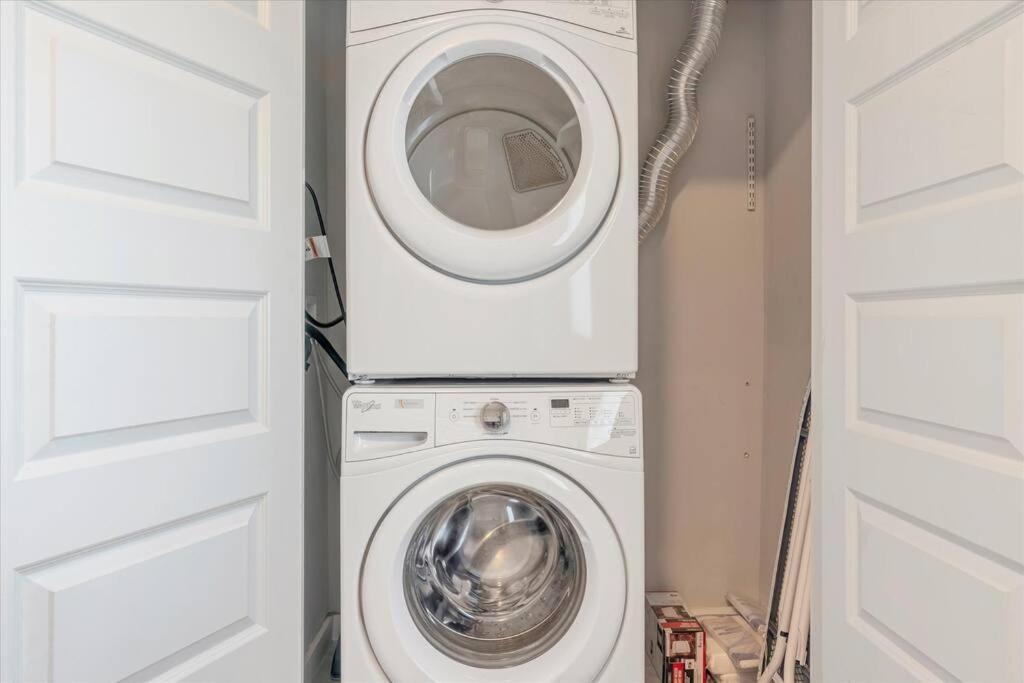 Stunning Townhome 922 In The Grove